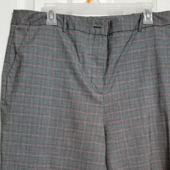 Capris - Picture 3 of 7